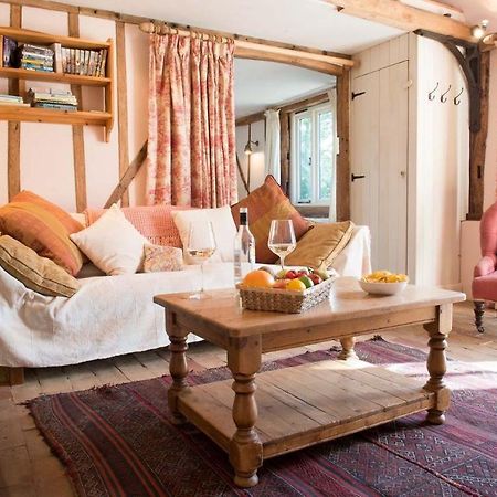 Bromans Barn A Beautiful Cottage By The Sea And Cudmore Nature Reserve West Mersea Exterior foto