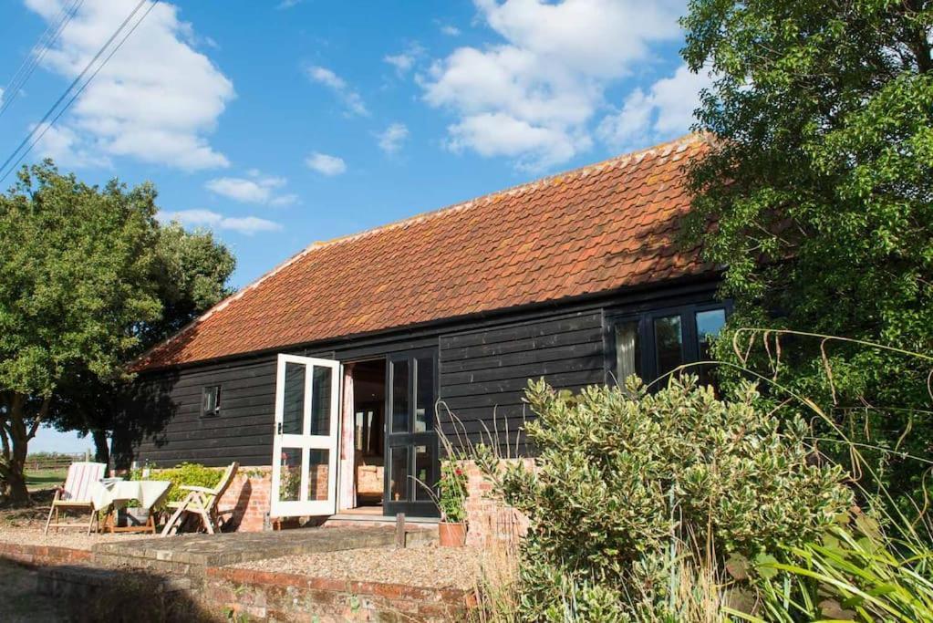 Bromans Barn A Beautiful Cottage By The Sea And Cudmore Nature Reserve West Mersea Exterior foto